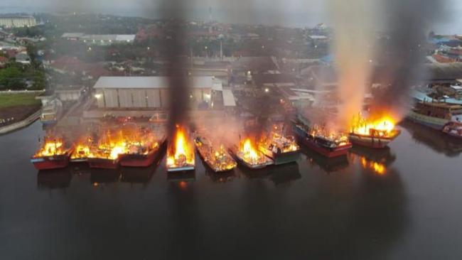 Belasan Kapal Nelayan Terbakar Hebat di Pekalongan, Ini Penyebabnya