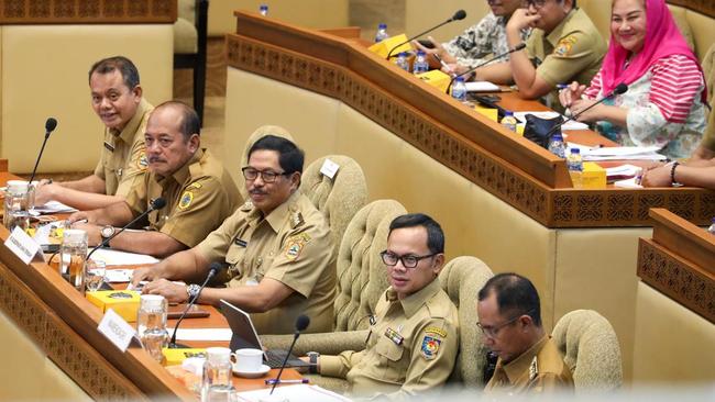 DPR Puji Respons Pj Gubernur Jateng soal Isu Netralitas Kades  Lurah