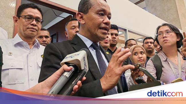 Bahlil Buka Suara soal UI Tangguhkan Kelulusan Doktor