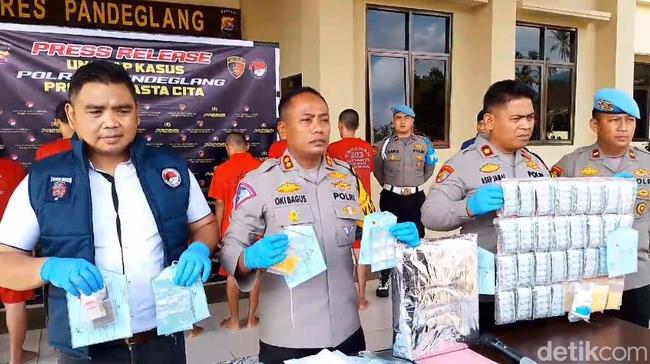 Polisi Tangkap 8 Pengedar Sabu dan Obat-obatan Terlarang di Pandeglang