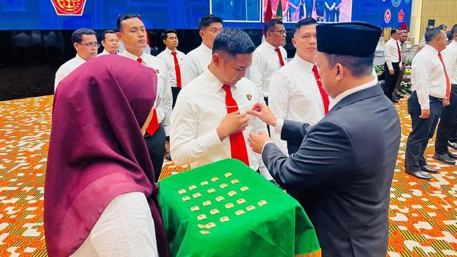 15 Personel Ditkrimsus Polda Jabar Dapat Pin Emas dari Menteri ATR/BPN