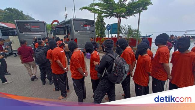 612 Narapidana Berisiko Tinggi Dipindahkan ke Lapas Nusakambangan