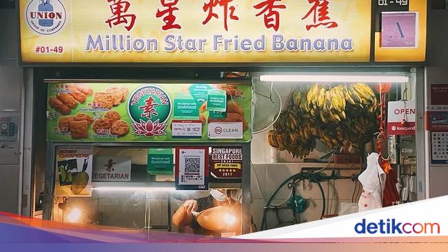 Penjual Pisang Goreng Ini Batal Pensiun Karena Usahanya Diambil Alih Saingannya