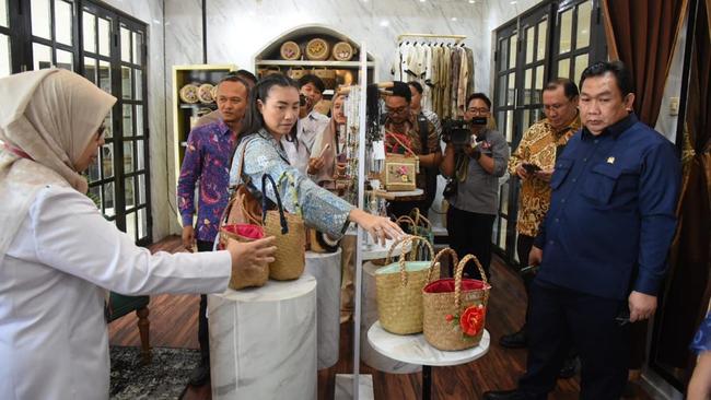 Ke Kalsel, Waka Komisi VII DPR Dorong Produk Lokal Jadi Penggerak Ekonomi