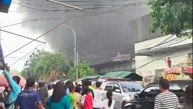 Kebakaran Gudang di Muara Baru Jakut, 100 Personel Damkar Dikerahkan