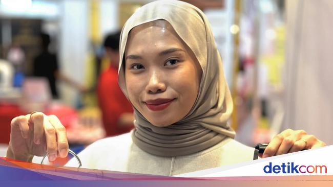 Keren! Wanita Disabilitas Ini Jago Melukis Rantang Cantik