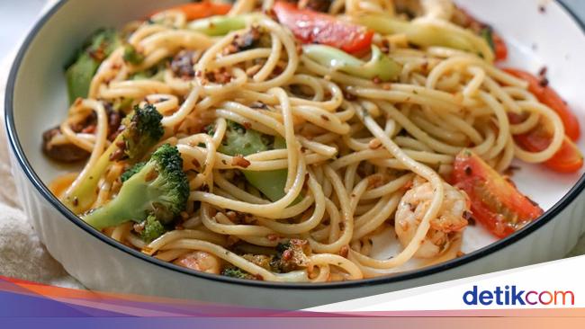 Resep Aglio Olio Sayuran yang Mulur Pedas dan Segar