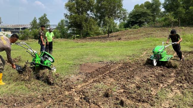 Brimob Siapkan 5 Ha Lahan untuk Tanam Jagung Bareng Warga Karawang Timur