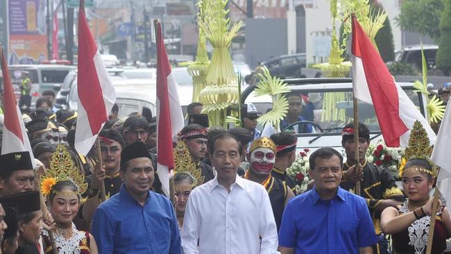 Pawai Bareng Luthfi-Yasin, Jokowi: Saya Datang karena Saya Dukung