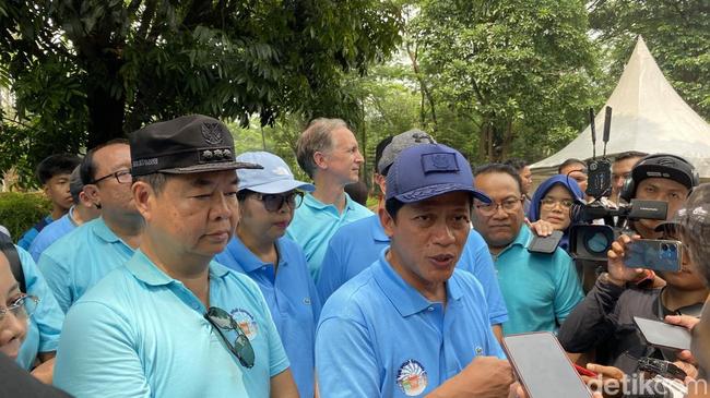 Menteri LH Minta Aksi Nyata Tangani Sampah di Jakarta dalam Waktu Sebulan