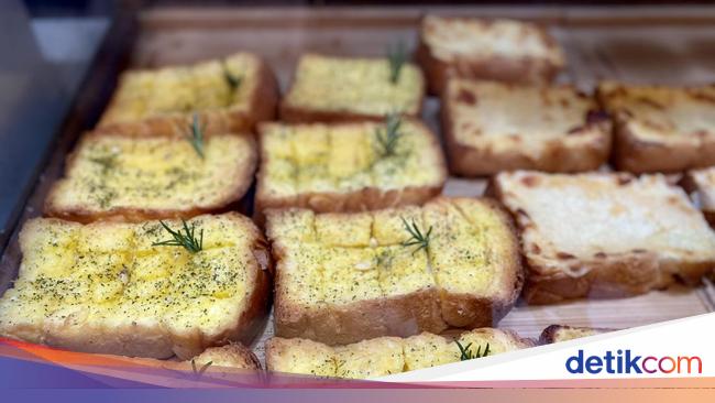 Lembut Harum Roti Susu Hokkaido topping Milo dan Es Krim di Bandung