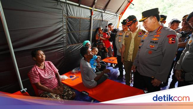 Kapolri Pastikan Hak Warga Nyoblos Pilkada di Pos Pengungsi Lewotobi Terpenuhi