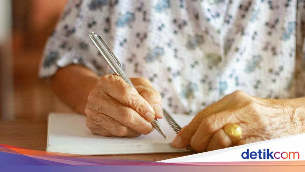 Cara Mengurus Akta Kelahiran Bagi Lansia, Simak Syaratnya!
