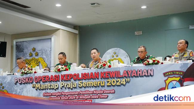 Kapolri Tinjau Command Center Polda Jatim, Terima Laporan Operasi Mantap Praja