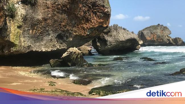 Pantai Mbluluk, Hidden Gem di Gunung Kidul Jogja, Pas buat Healing