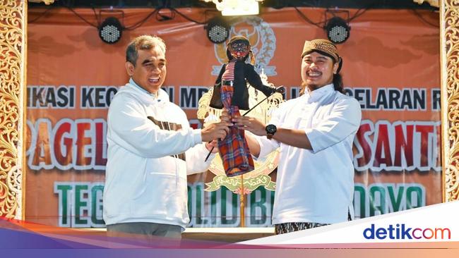 Gelar Wayang Santri, Ketua MPR Ingatkan Jaga Persatuan Jelang Pilkada