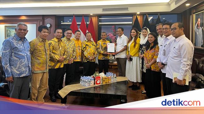 Legal! Bahlil receives the Golkar Party Executive Order from the Ministry of Law