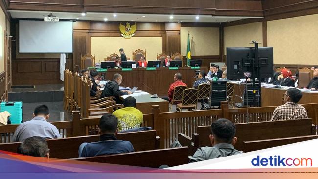 Saksi Kasus Korupsi Truk Basarnas Ungkap Ancaman Mutasi Jika Tak Patuh