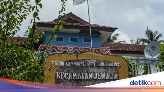 Internet Jadi Primadona di Kantor Camat, Tua-Muda Bahagia