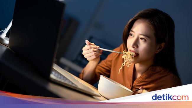 Makan Lewat Jam 5 Sore Ternyata Punya Efek Merugikan Kesehatan