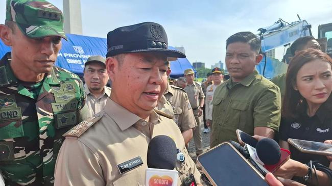 Pj Gubernur: Banjir Rob di Jakarta Disebabkan Tanggul yang Belum Rampung