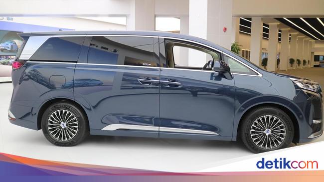 Masuk Indonesia Tahun Depan, Ini Daftar Rival MPV Mewah Denza D9 dari BYD