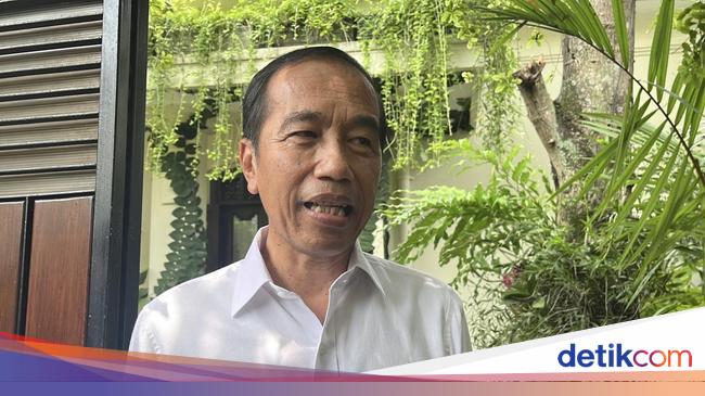 Viral residents desperately want to stop Jokowi's car in solo kneeling