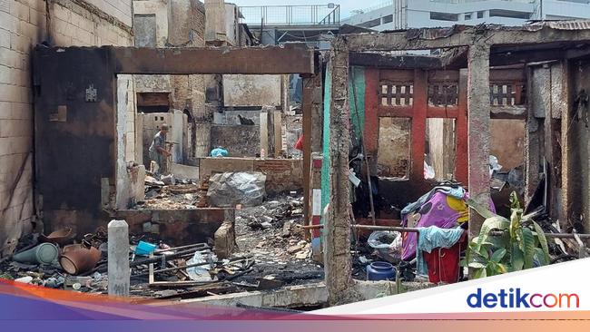 68 Rumah Hangus Terbakar di Jatinegara, Begini Kondisinya