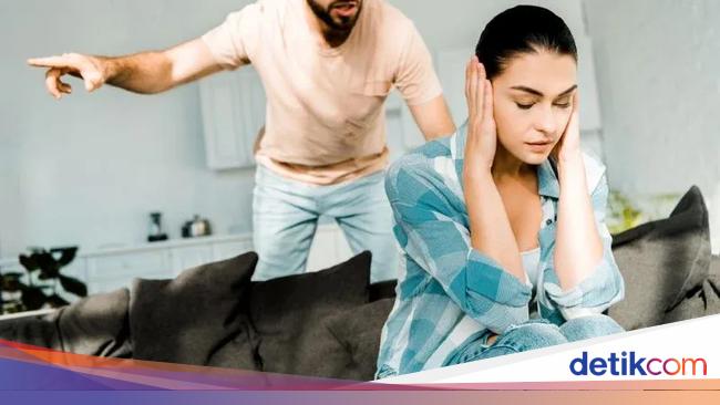 Suami Ini Marahi Istri yang Lelah Masak Selama 15 Tahun