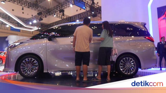 Tajirnya Konsumen Lexus: Beli Mobil Baru, yang Lama Dikasih ke Orang Lain