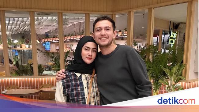 Rifky Balweel and Biby Alraen Often Mistaken as Siblings After 7 Years of Marriage