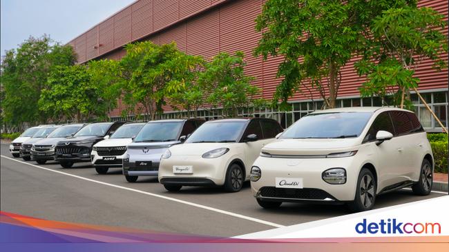 Top! Wuling &lt;i&gt;Made In&lt;/i&gt; Indonesia Tembus 160.000 Unit dan Mulai Dikirim ke ASEAN