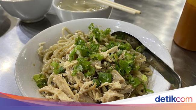 Nyamm! 5 Bakmi Ayam Enak Kebanggaan Warga Jakarta Barat