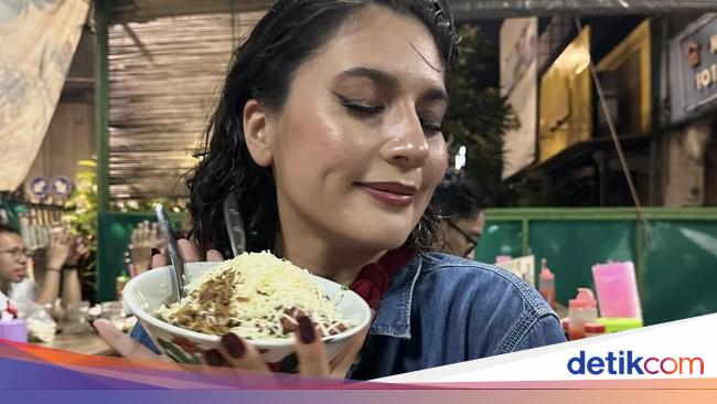 Hannah Al Rashid Doyan Mie Instan hingga Jajanan Kaki Lima