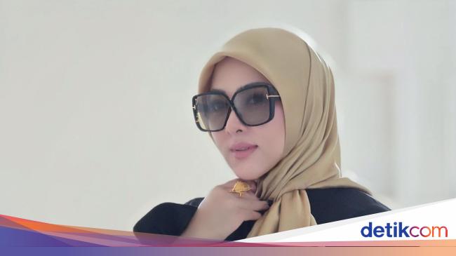Syahrini Berduka Hengki Kawilarang Meninggal, Kenang Komunikasi Terakhir