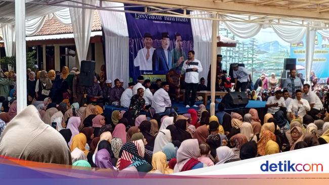 Warga Sumedang Rayakan Kemenangan Cawagub Erwan