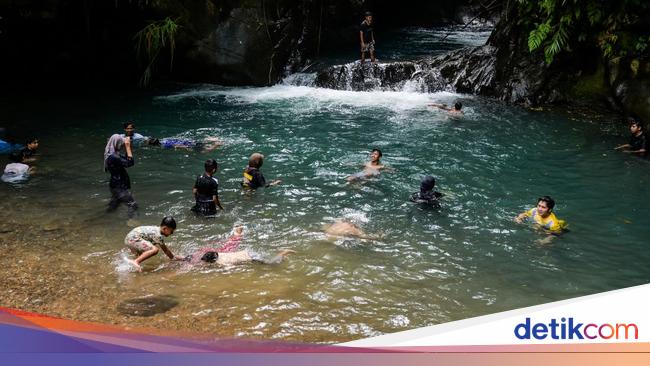 Merasakan Kesejukan Wisata Curug Leuwi Mangrod