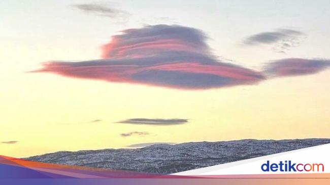 Foto Bentuk Unik Awan yang Bikin Takjub dan Tercengang