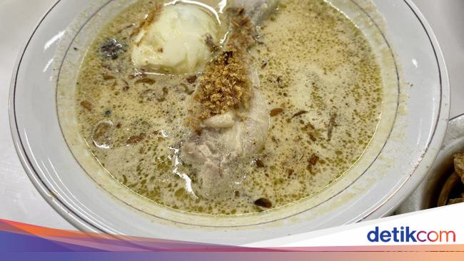 Opor Susu Legendaris : Hangat Gurih Opor Kuah Susu Ayam Asap dan Daging Sapi