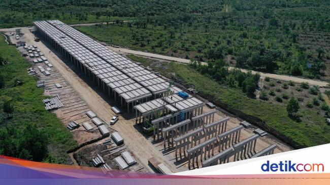 Prabowo Orders Halt on New Toll Road Projects