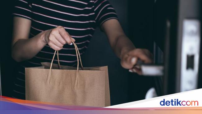 Wanita Ini Kesal Pesanannya Tertukar dan Dimakan Orang Lain