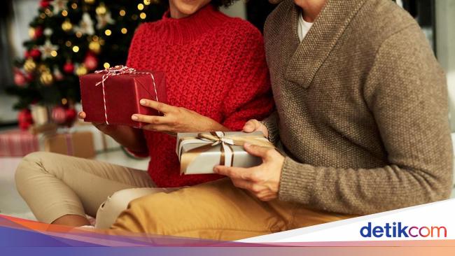 9 Rekomendasi Kado Natal untuk Teman, Pasti Berkesan!