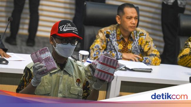 Rincian Rp 6,8 M yang Disita KPK dari OTT Eks Pj Walkot Pekanbaru