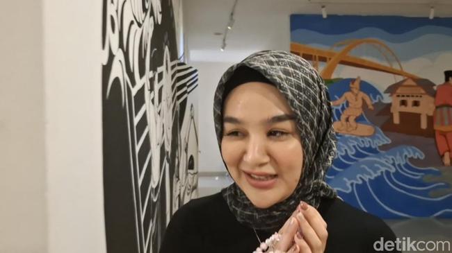 Artis Hana Hanifah Diperiksa Tipidkor Polda Riau