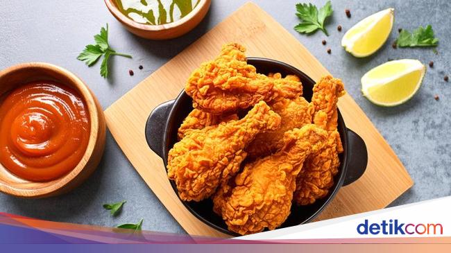 Mau Bikin Fried Chicken yang Kulitnya Renyah Garing? Pakai Tepung Ini