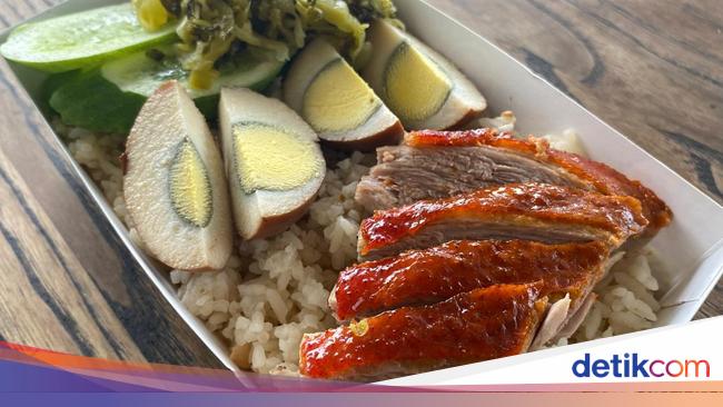 Gurih Mantap! Nasi Campur dan Bakmi Topping Bebek Peking