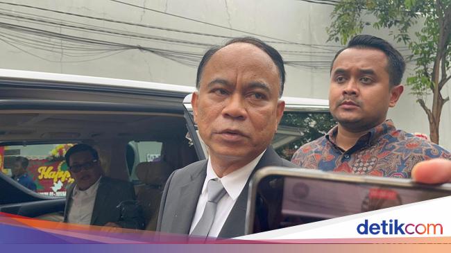 PDIP Tegaskan Jokowi Bukan Lagi Kader, Budi Arie: Semua Partai Siap Tampung