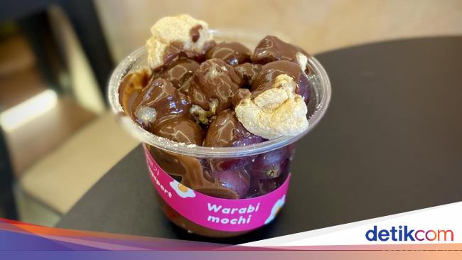 Baru! Di Blok M Bisa Jajan Mochi Kunafa hingga Warabi Fruit