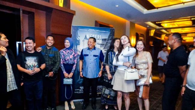 Nonton Film Negeri Para Ketua, Bamsoet Ingatkan Pentingnya Persatuan