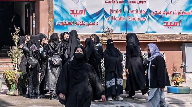 Taliban Larang Perempuan Afghanistan Ikut Kursus Kebidanan